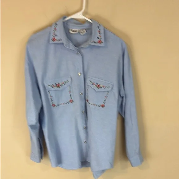 Vintage Capacity Blue Chambray Embroidered Shirt Size Medium - Picture 1 of 12